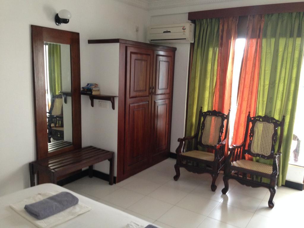 Topaz Beach Hotel Negombo Ngoại thất bức ảnh