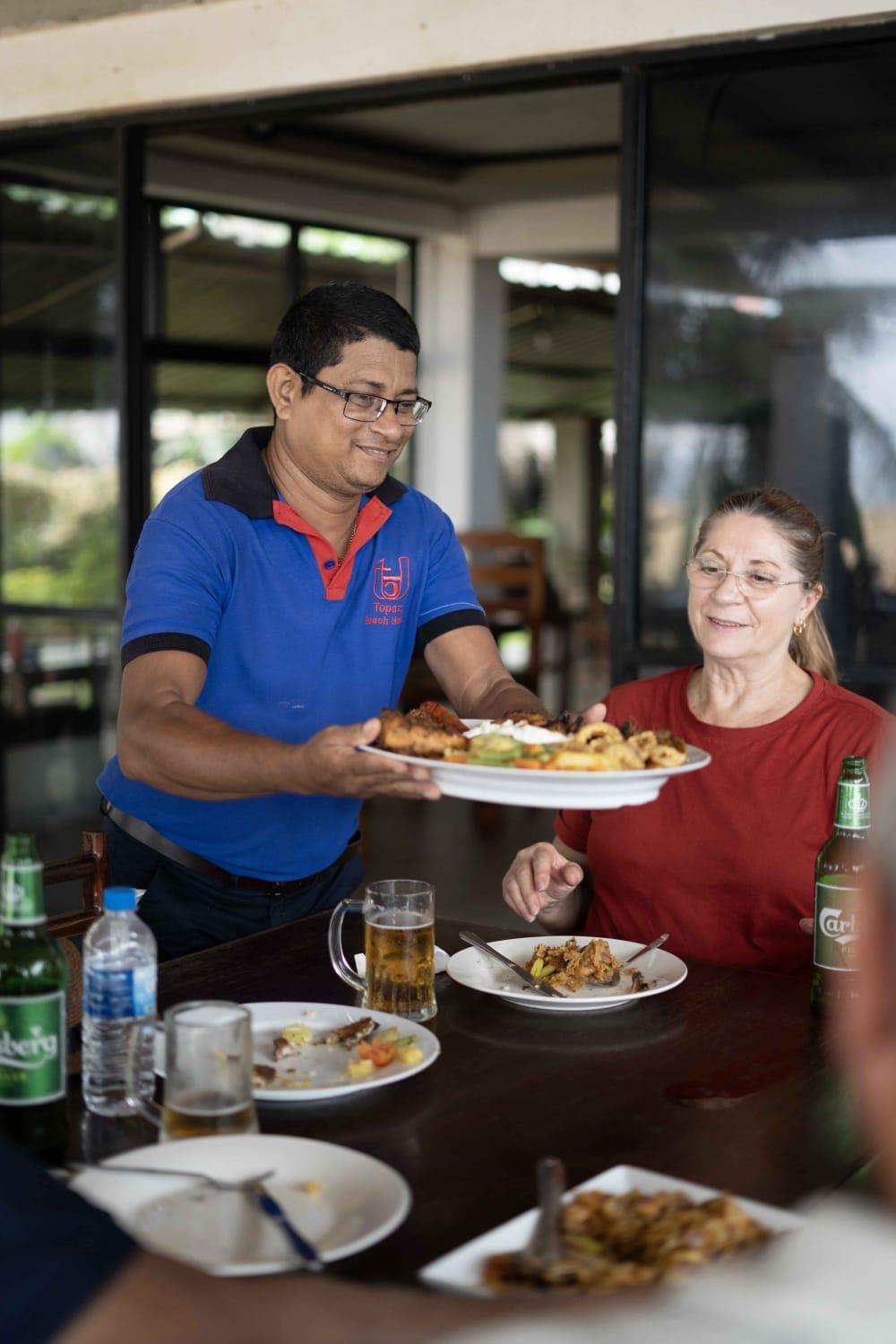 Topaz Beach Hotel Negombo Ngoại thất bức ảnh