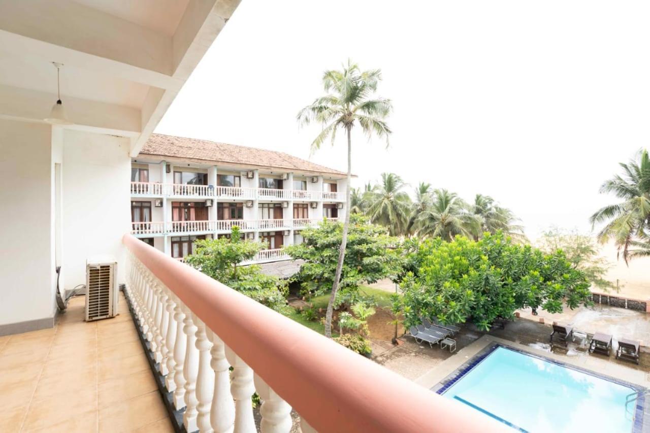 Topaz Beach Hotel Negombo Ngoại thất bức ảnh