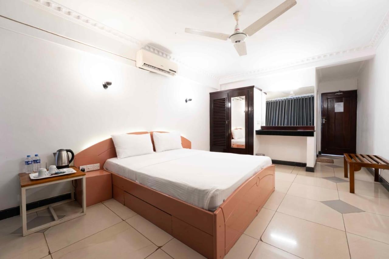 Topaz Beach Hotel Negombo Ngoại thất bức ảnh