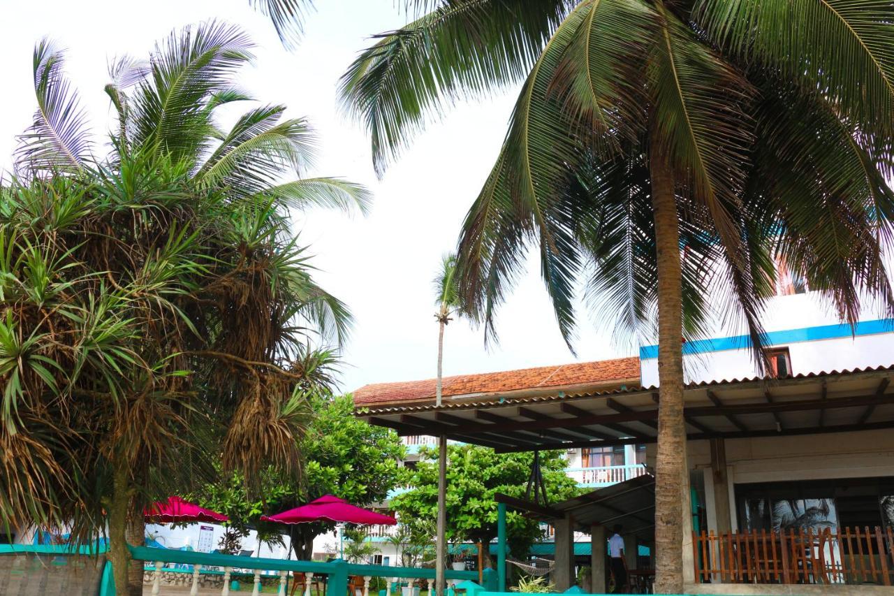 Topaz Beach Hotel Negombo Ngoại thất bức ảnh