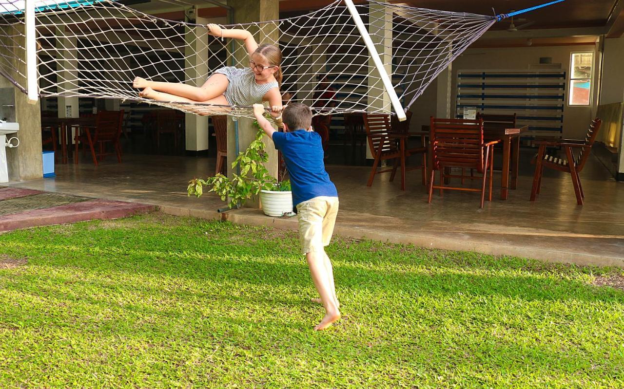 Topaz Beach Hotel Negombo Ngoại thất bức ảnh