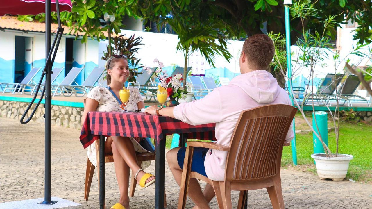 Topaz Beach Hotel Negombo Ngoại thất bức ảnh