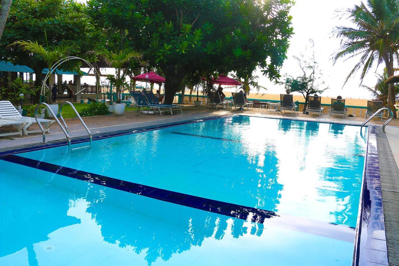 Topaz Beach Hotel Negombo Ngoại thất bức ảnh